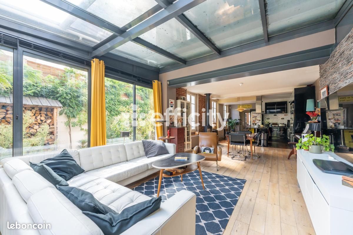 Maison 8 pièces 238 m² · à Romainville · 238 m² · 999 000 €