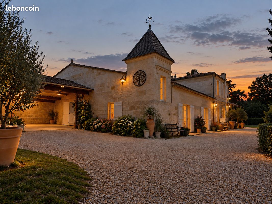 Maison 8 pièces 325 m² · à Bordeaux · 325 m² · 690 000 €