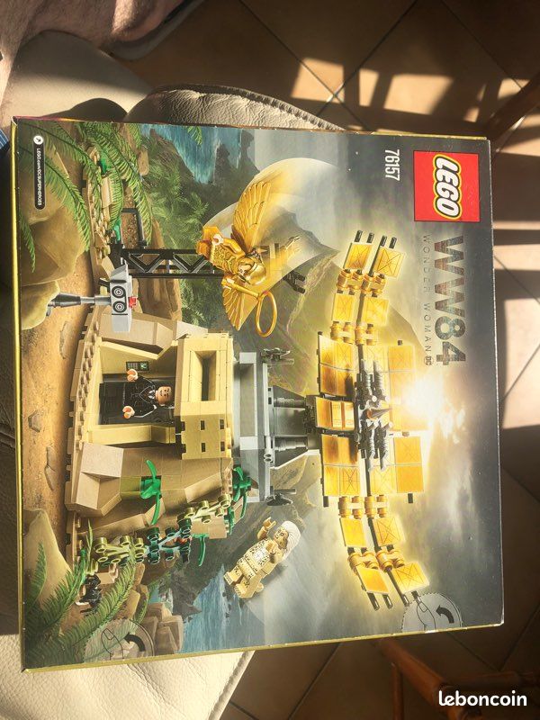 Lego WonderWoman Collector (image 1)
