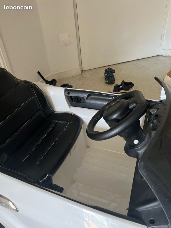 Voiture télécommandée (image 3)