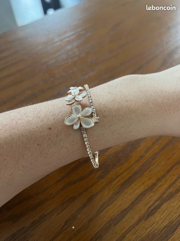 Bracelet Manchette Large En Acier Inoxydable - Motif Fleurs De Pivoine 3D - Bijou Fantaisie Femme, Neuf Sans Boîte