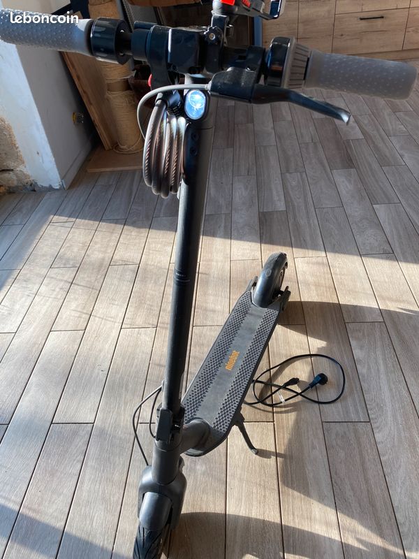 Trottinette électrique MAX G30 Ninebot (image 2)
