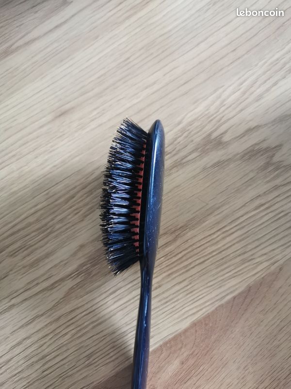 Petite brosse à cheveux (image 2)