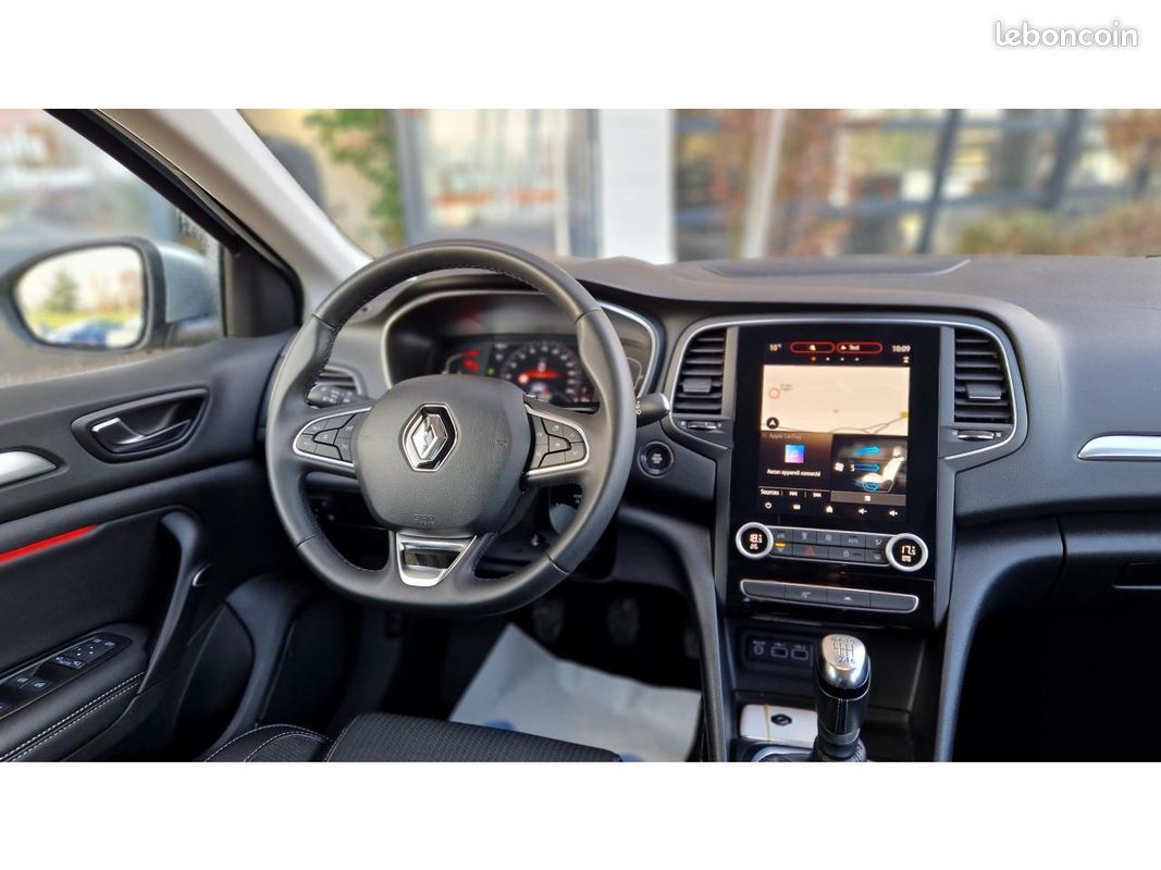 RENAULT MEGANE Mégane 1.5 Blue dCi - 115 2023 IV BERLINE Evolution PHASE 2 (image 32)