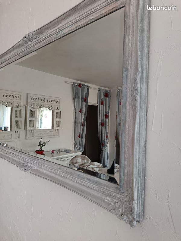 Miroir Mural 76 X 46 Cm - Cadre Doré - Plastique - Occasion