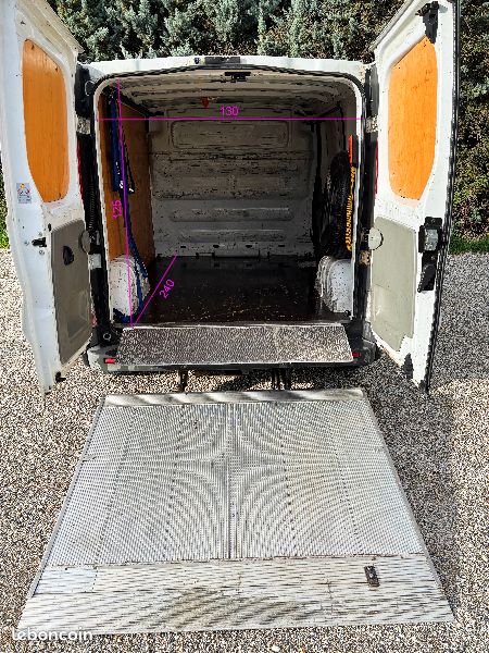 Fourgon 4m3 Renault Trafic 2.0 dCi – 115 cv 🏋️♀️ Hayon 500Kg CMU (image 3)