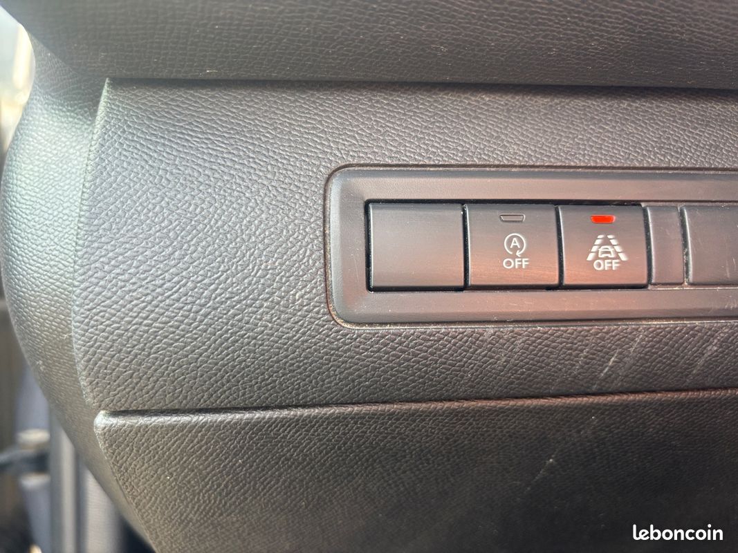 PEUGEOT 308 SW BlueHDi 130ch EAT8 GT Line (image 17)