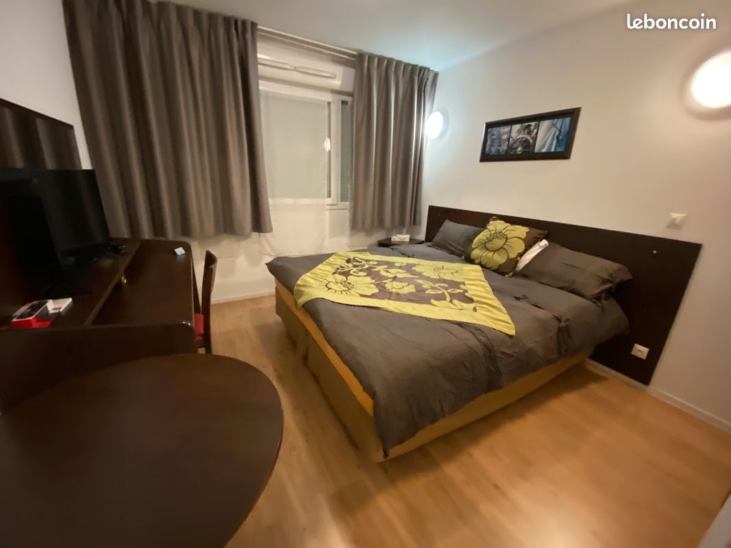 Studio 20 m2 meublé - Idron 64320 (image principale 0)