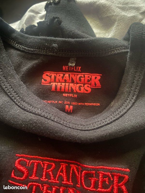 T-shirt Stranger Things (Jennyfer x Netflix) Taille M (taille