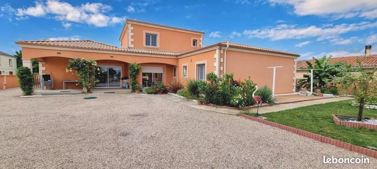 Villa 6 pièces 220 m²
