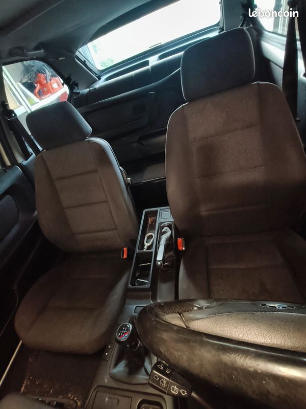 Intérieur bmw E36 compact (image 1)