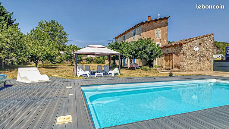 Propriété 7 pièces 163 m²