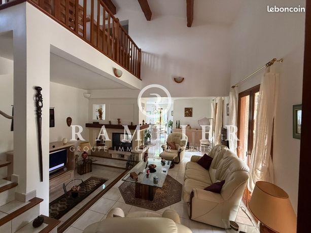 Maison 6 pièces 147 m²