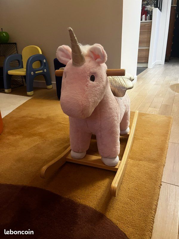 Vends licorne à bascule peluche (image 2)