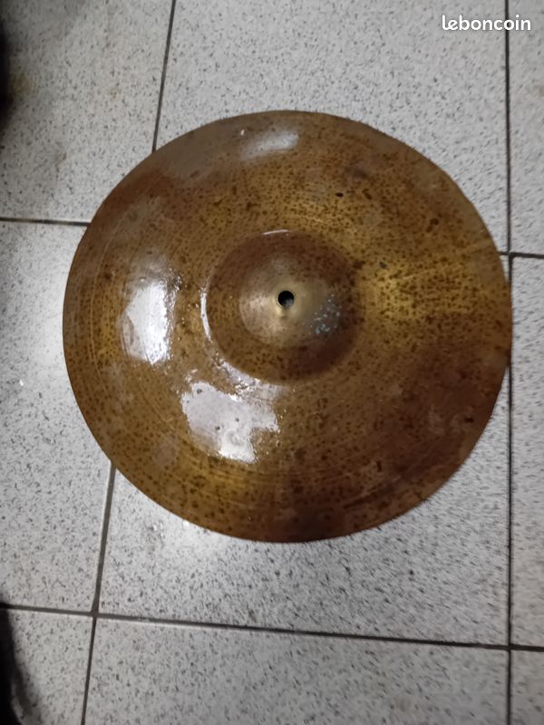 Cymbale pour batterie acoustique diamètre 40 cm épaisseur 1,5 mm prix 15 (image 1)