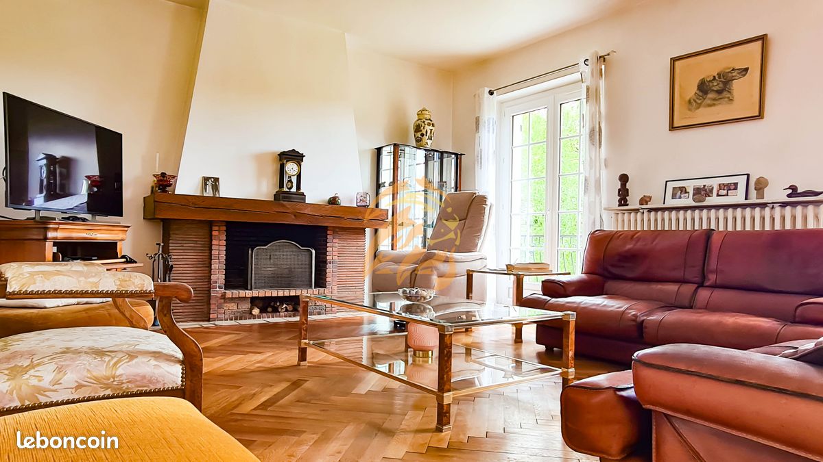 Maison 12 pièces 197 m² - Magnac-sur-Touvre 16600 (image principale 2)
