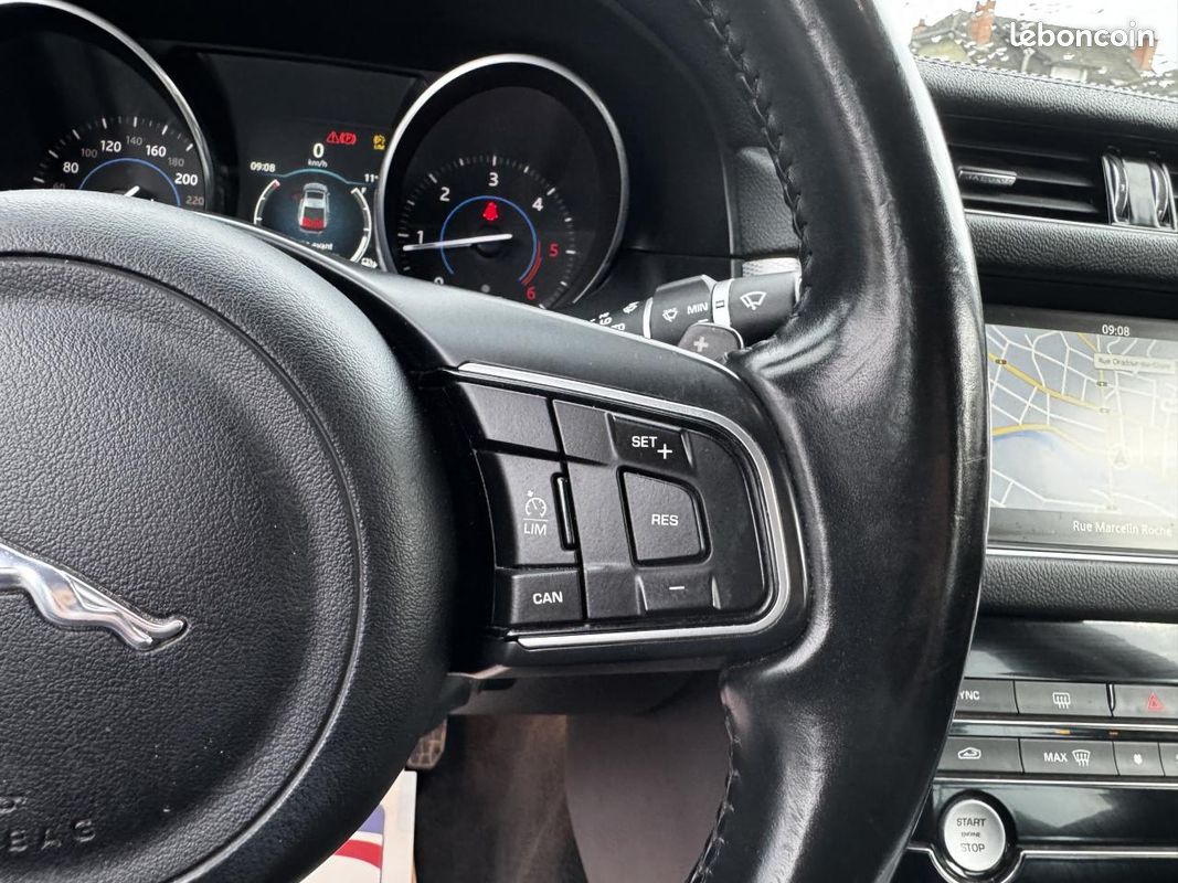 JAGUAR XF 2.0 D - 180 BVA S&S Prestige Gps + Camera AR + Clim (image 25)