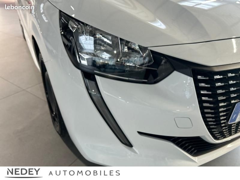 Peugeot 208 1.2 PureTech 100ch S&S Active (image 16)