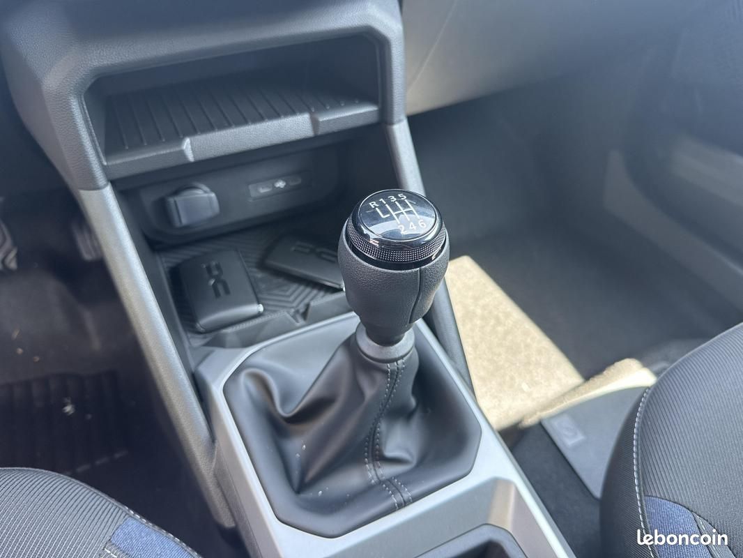 Dacia Duster Mild Hybrid 130 Journey (image 12)