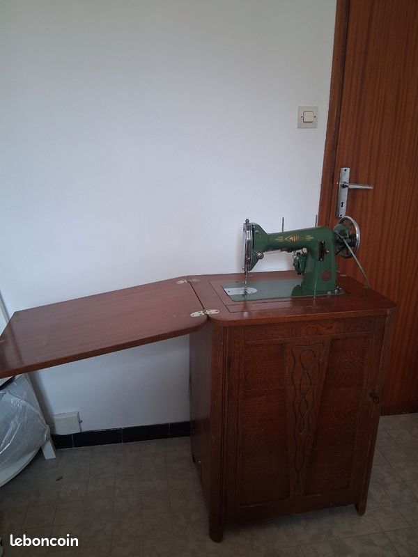 Meuble avec machine a coudre (image 8)