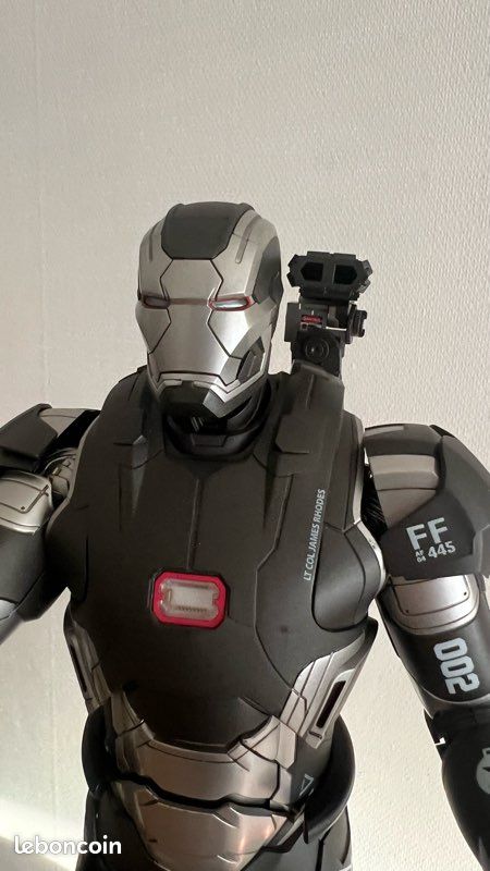 Iron Man Hot Toys War Machine Diecast (image 1)