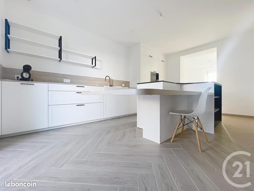 Maison 8 pièces 213 m² · à Thaon-les-Vosges · 213 m² · 379 990 €
