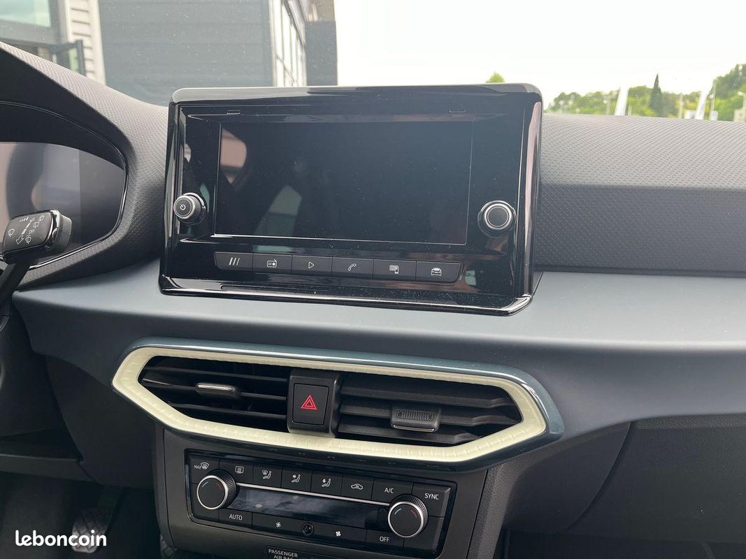 SEAT Arona 1.0 TSI 95 ch Start/Stop BVM5 Copa (image 11)