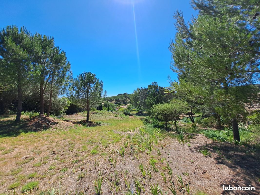 Terrain à bâtir 964m² · Viabilisé · libre constructeur · à Lédenon · 139 000 €