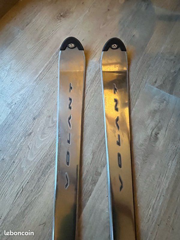 Skis Volant Silver Spear – Ski D'occasion – Modèle Vintage – Bon état