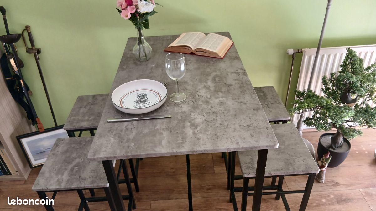 Table et chaises (image 1)