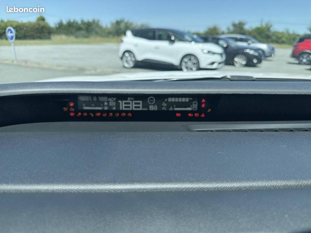 Citroën C3 Turbo 100 ch Manuelle - You (image 10)