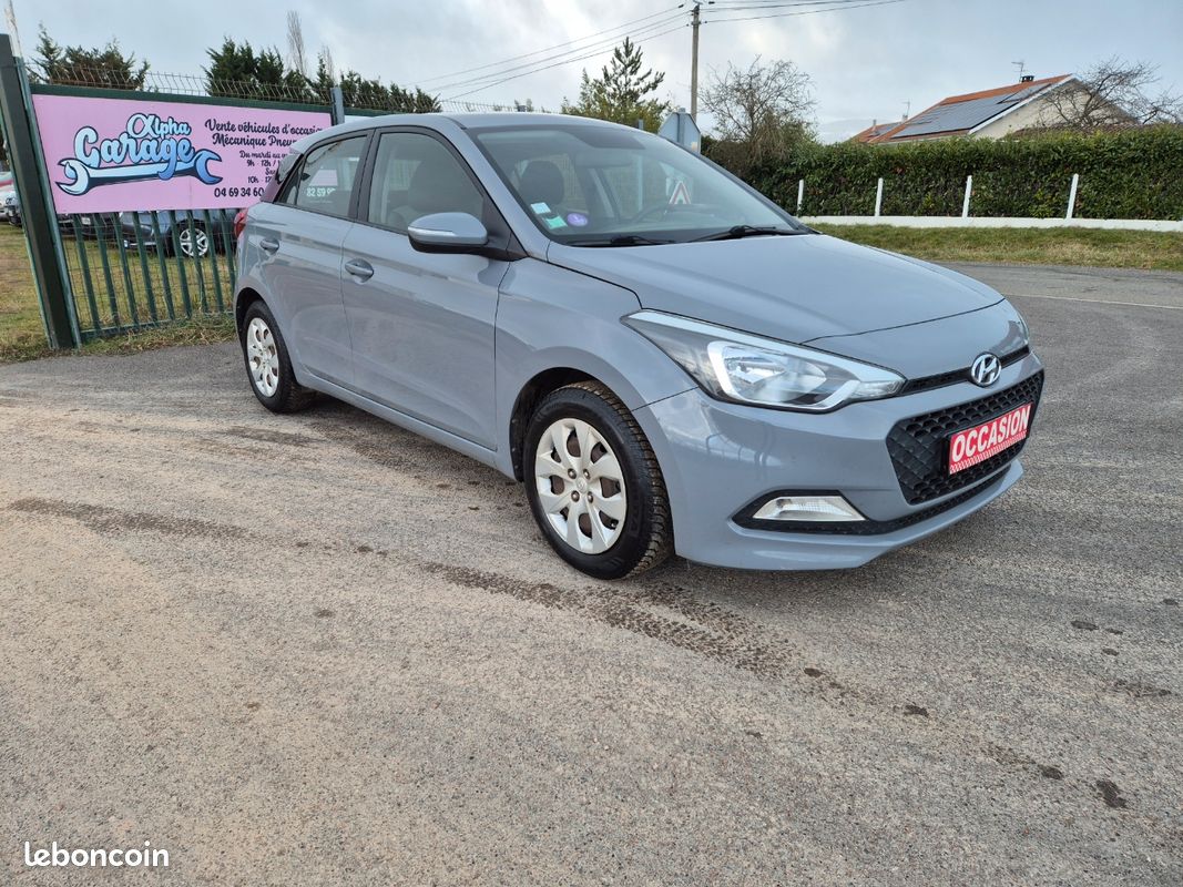 HYUNDAI I20 II PHASE 2 1.2i 75CH 2015 (image 1)