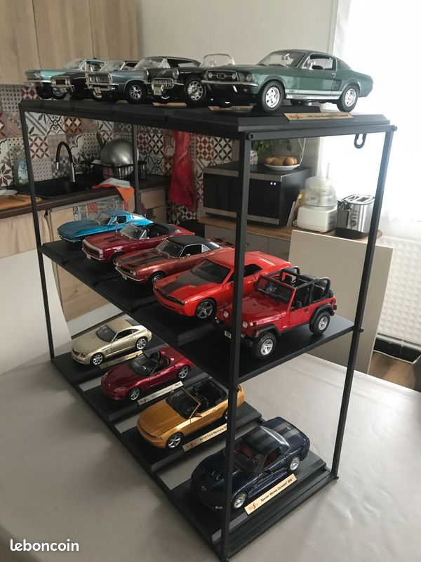 Modèle Réduit Ferrari GT 1/18 – Collection Véhicule Neuf, Parfait Pour Les Passionnés !
