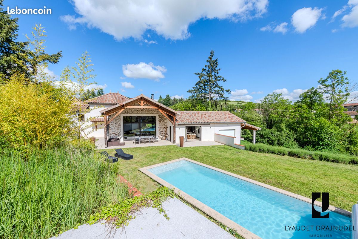 Maison 6 pièces 211 m² · à Balbigny · 211 m² · 545 000 €