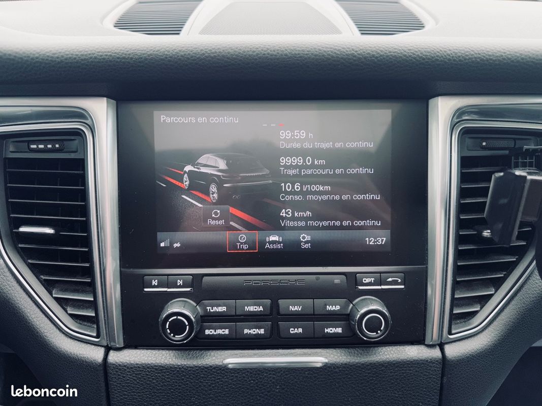 Porsche Macan 2.0L 252CH PDK + TOIT OUVRANT + SUIVI PORSCHE + SIEGES CHAUFFANTS/ELEC + CAMERA DE RECUL + GARANTIE 12 MOIS (image 36)