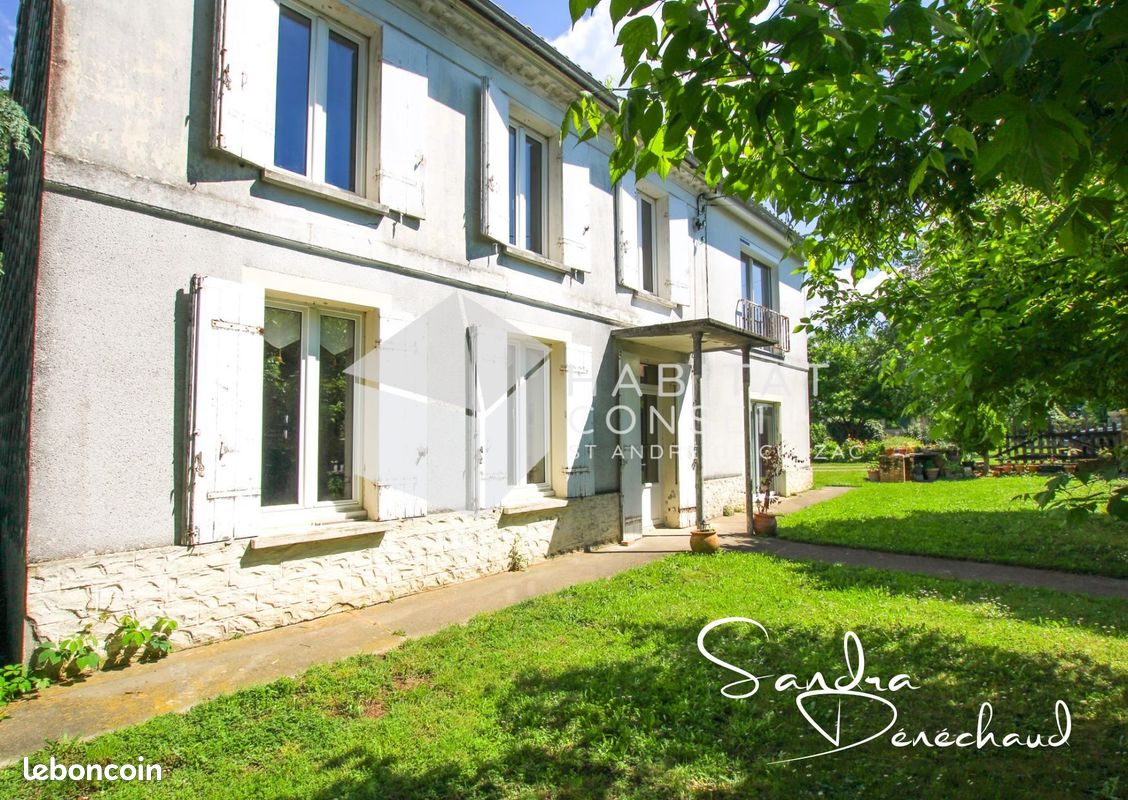 Maison 6 pièces 176 m² · à Bourg · 176 m² · 247 000 €