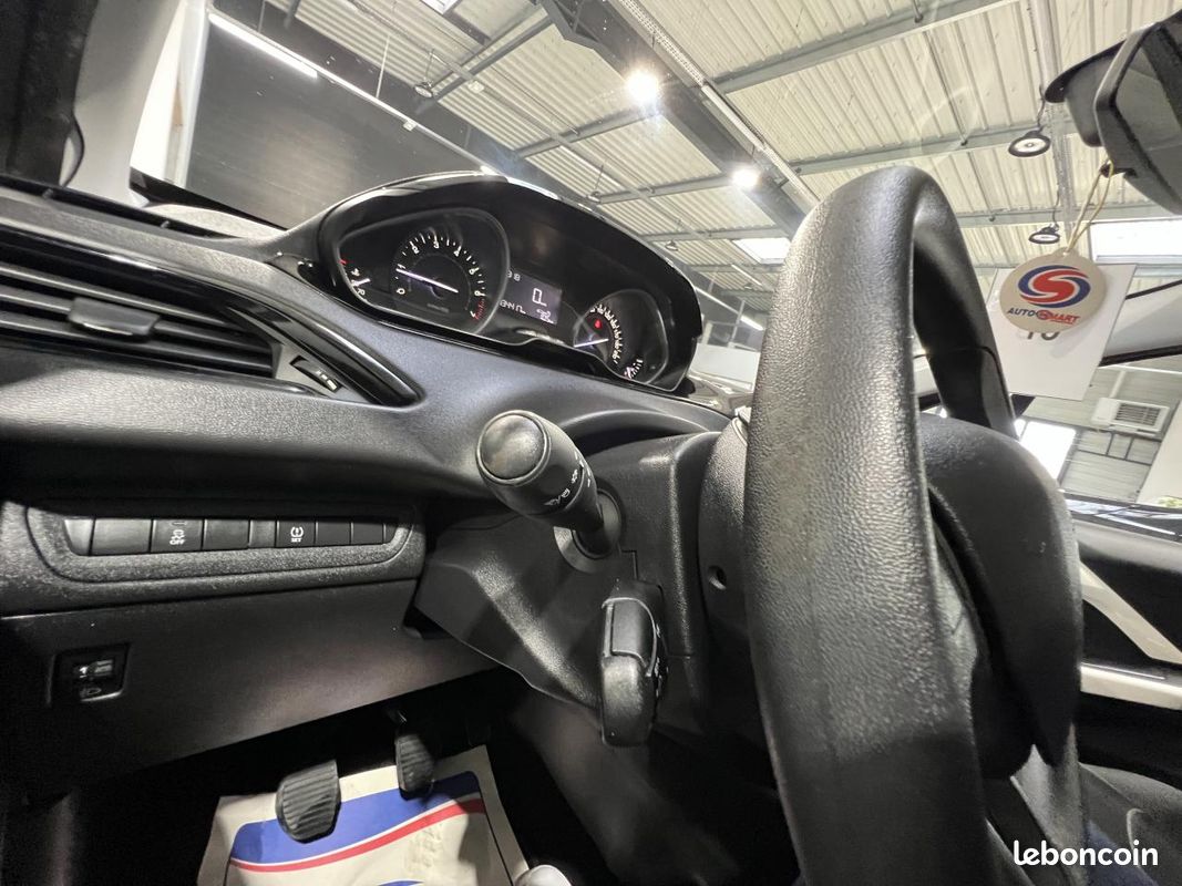 PEUGEOT 208 1.2i PureTech - 68Cv LIKE PHASE 2 CLIM (image 15)