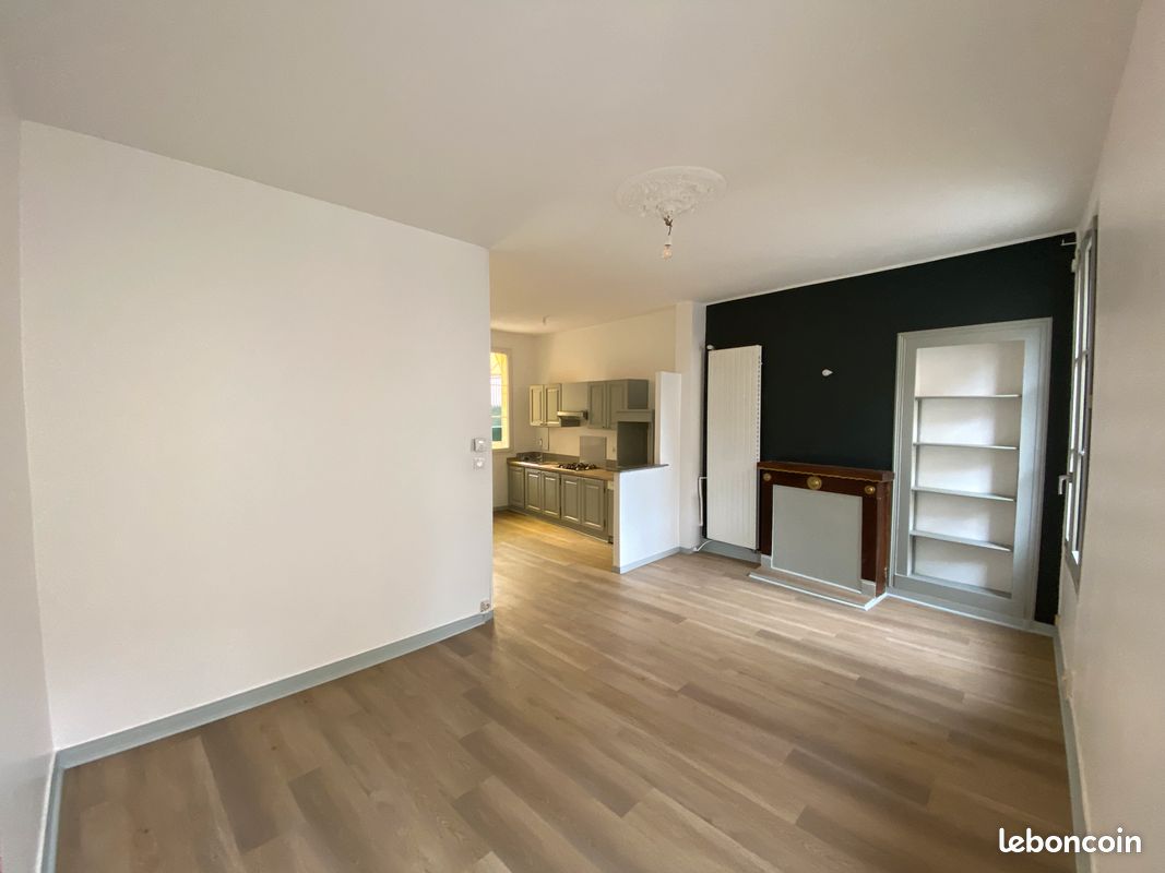 Maison 5 pièces 135 m² · à Saint-Maixent-l'École · 135 m² · 850 €/mois