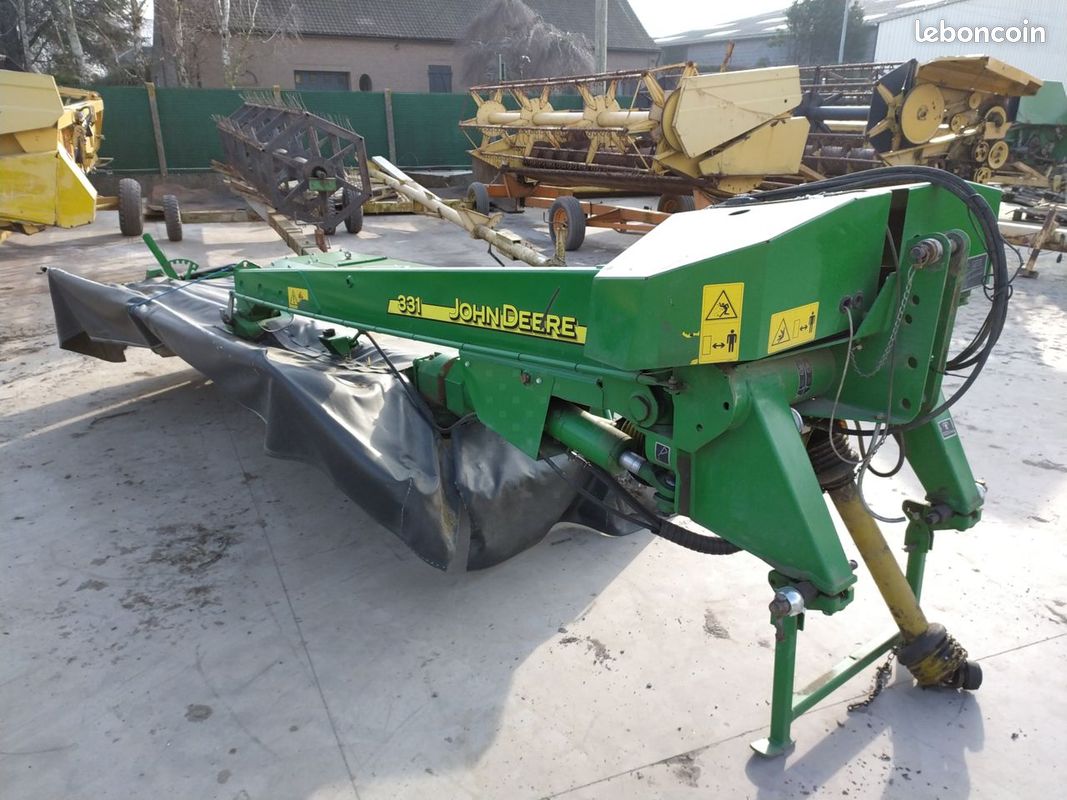 John Deere 331 (image 1)