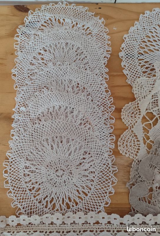 Lot de 9 Napperons (image 1)
