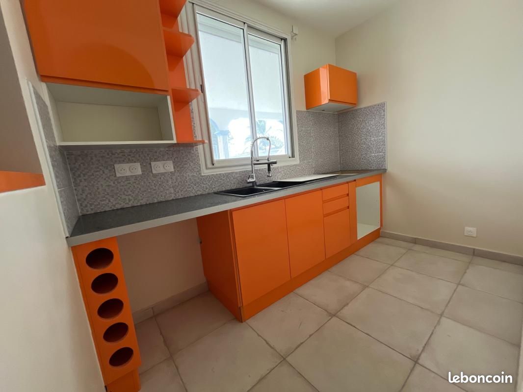 Appartement 3 pièces 54 m² · à Saint-François · 54 m² · 1 050 €/mois