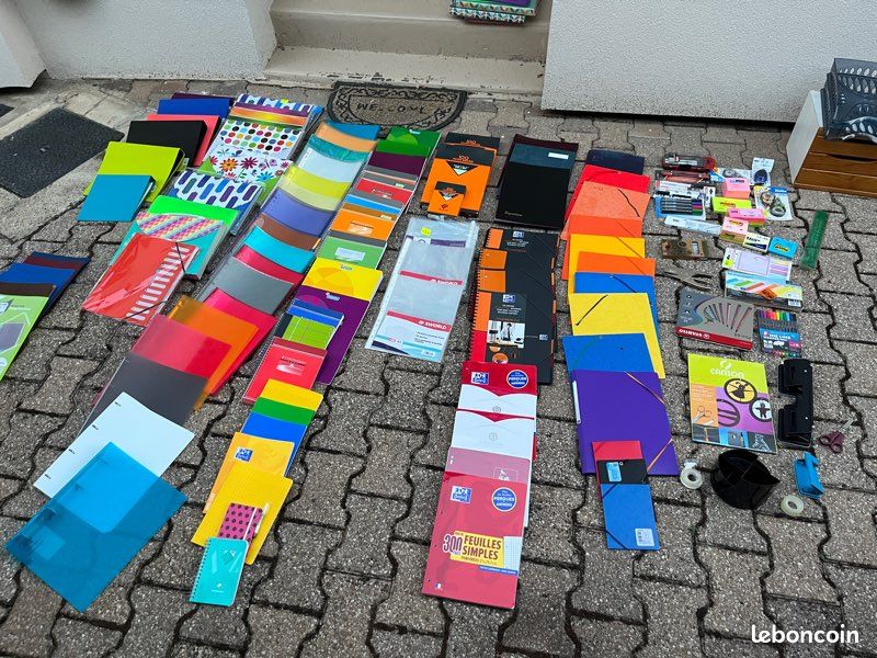 Lot de fournitures scolaires et de bureau (image 1)
