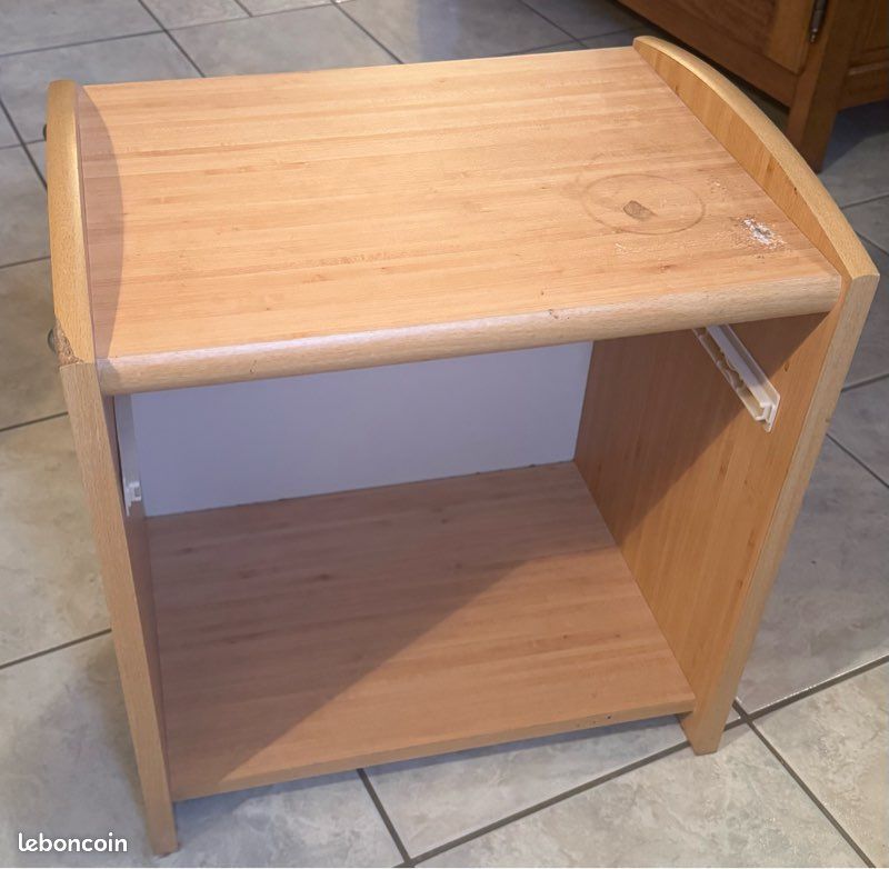 Table de nuit (image 1)