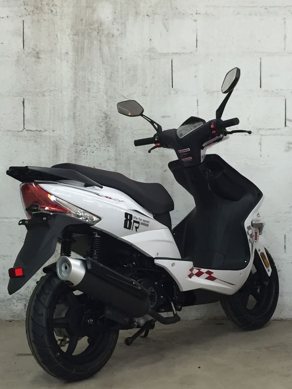 SCOOTER VARADES R8 - Varades Import