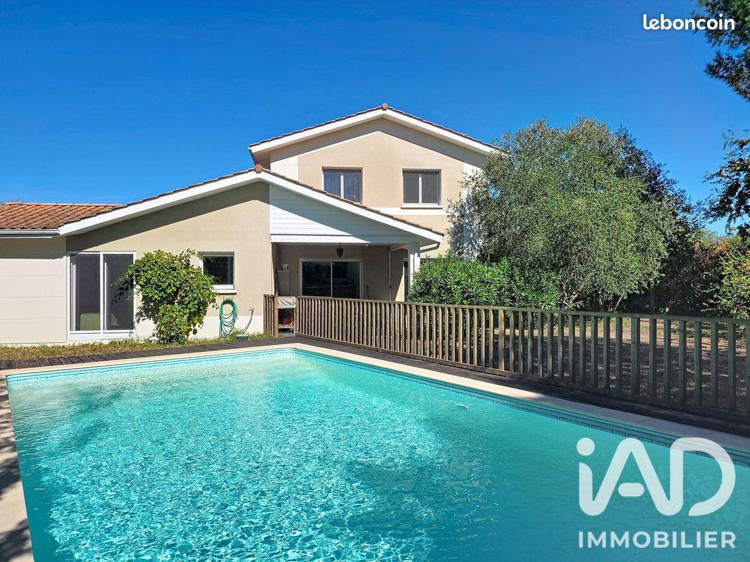 Maison 8 pièces 197 m² · à Mérignac · 197 m² · 795 000 €