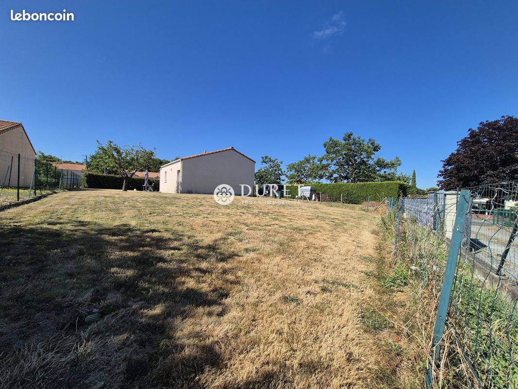 Terrain 340 m² · à La Remaudière · 340 m² · 53 400 €