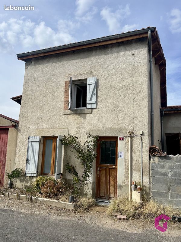 Maison 6 pièces 136 m² · à Néronde-sur-Dore · 136 m² · 137 600 €