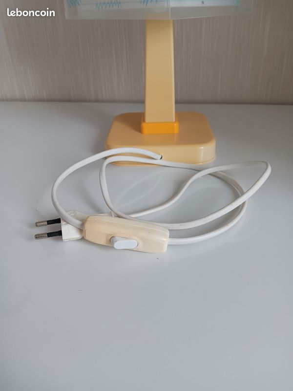 Lampe de chevet pour chambre enfant (image 4)