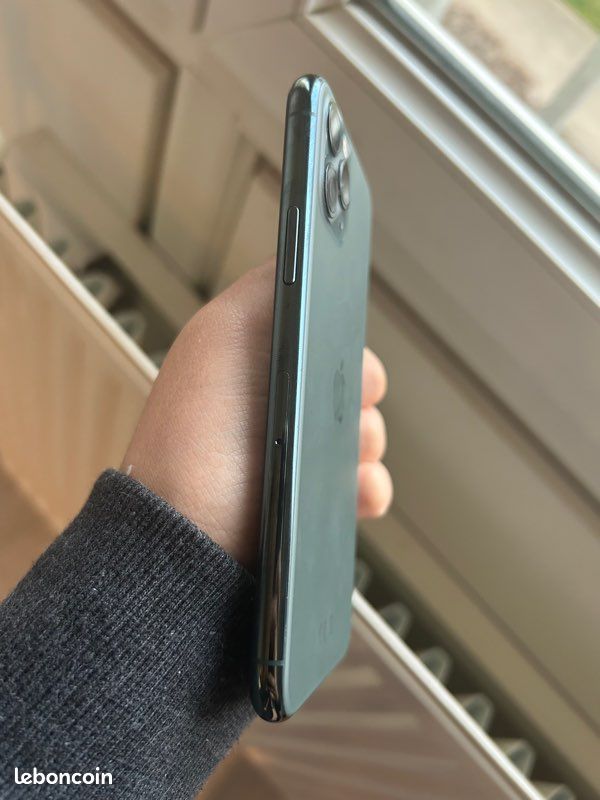 Iphone 11 pro (image 3)