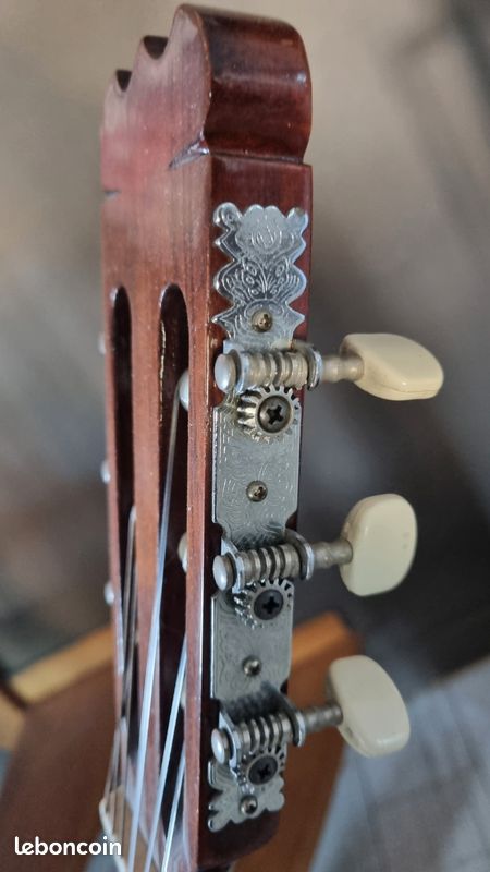 Guitare Classique Japonaise (image 7)